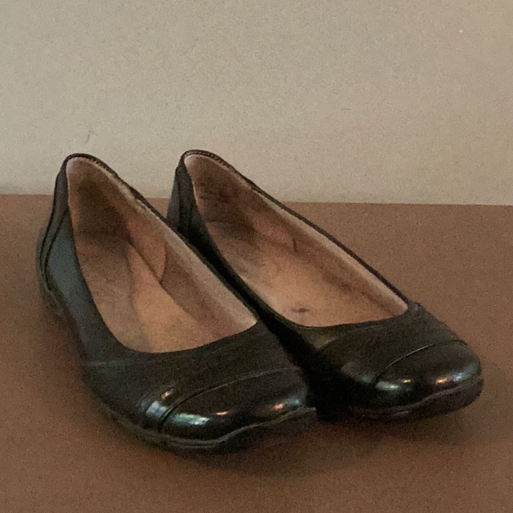 Life Stride Black Flats Size 6.5